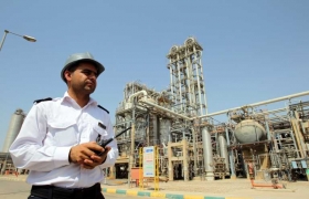 США не будут принимать санкции против покупателей иранской нефти