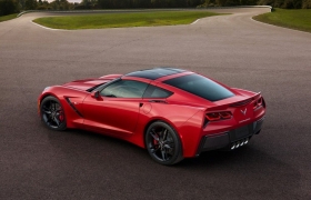В сеть попадают загадочные фотографии сложно идентифицированной модификации модели Chevrolet Corvette